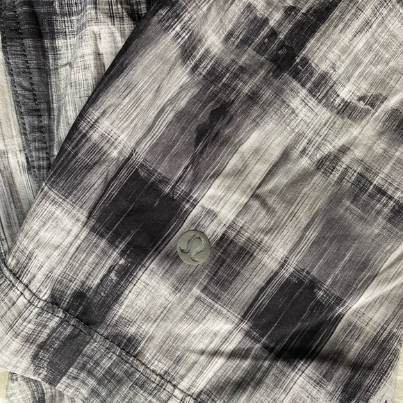 Men’s Lululemon T.H.E Short - Picture 2 of 4